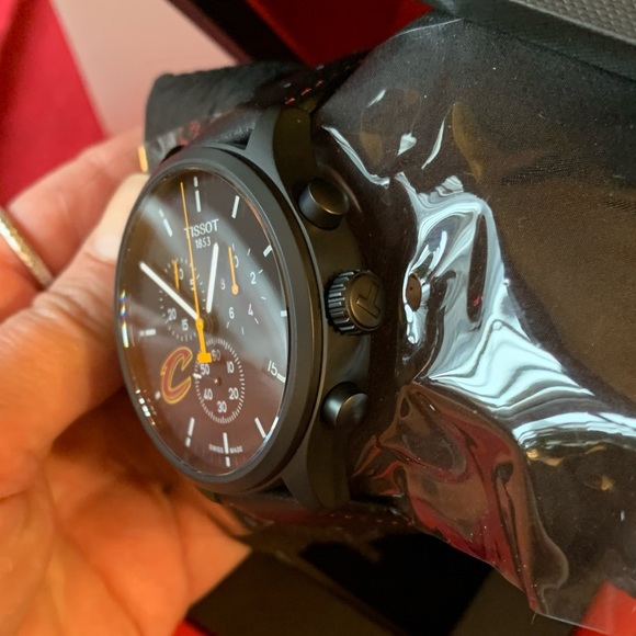 Authentic TISSOT 1853 45mm NBA leather perforated strap - Picture 4 of 14